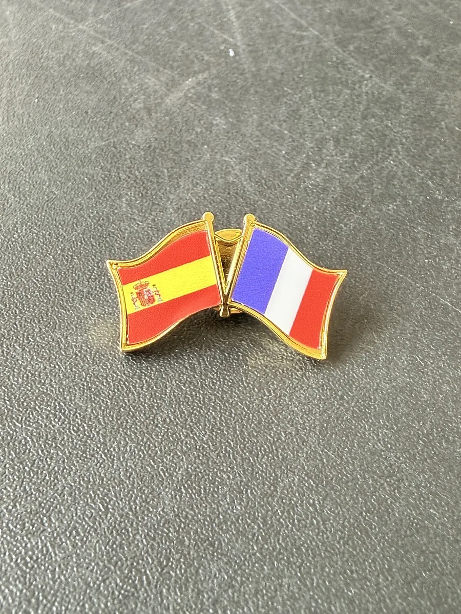 Twin Spain and France crossed flag pin badge