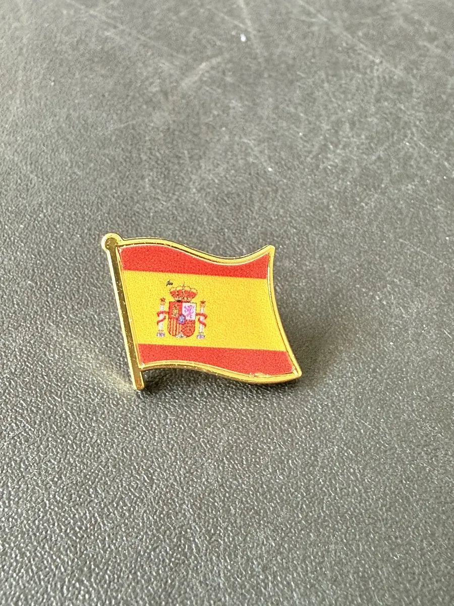 Spain flag pin badge with gold edge