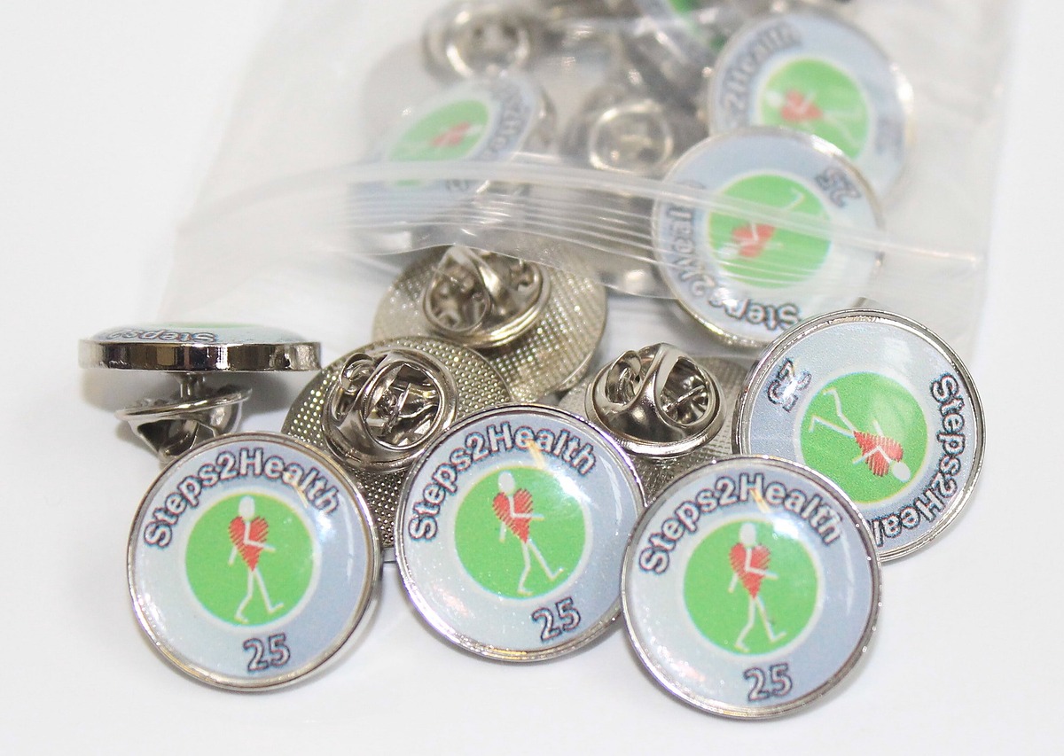 Standard shape pin badge sample 3